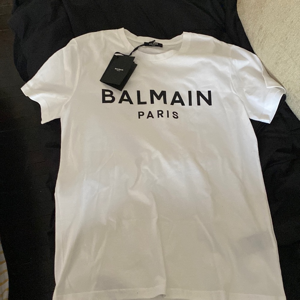BALMAIN White T -Shirt Size Medium